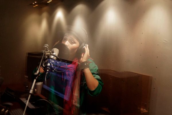 Niezwykła historia Sosan Firooz - pierwszej raperki w Afganistanie