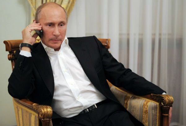 Rosja zaprzecza, by Putin w rozmowie telefonicznej zagroził Poroszence inwazją