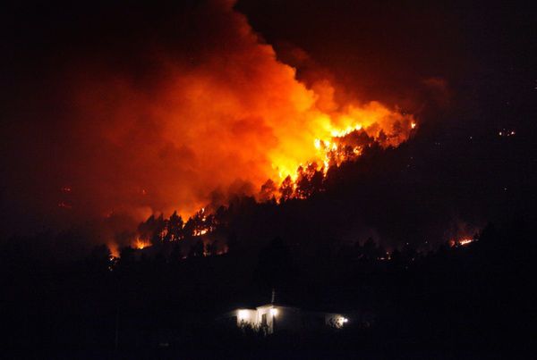 Pożary na Wyspach Kanaryjskich, tysiące osób ewakuowanych
