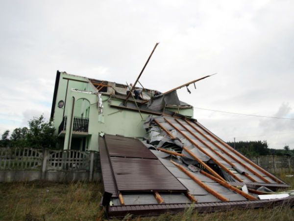 Na Śląsku przywrócono dostawy prądu po nawałnicach