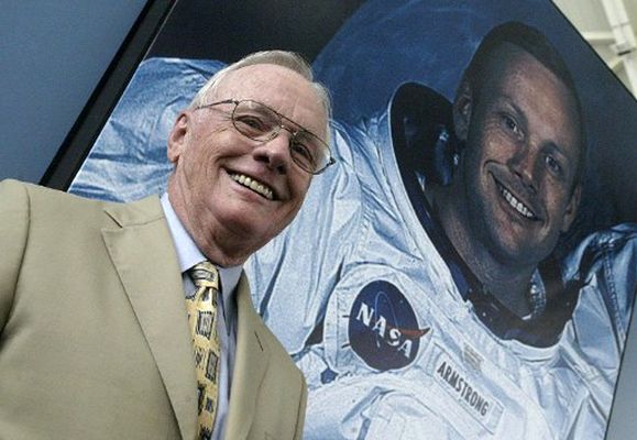 Rosyjskie media żegnają Neila Armstronga: jeden z głównych bohaterów USA
