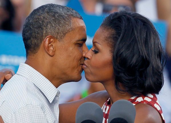 "Tutaj prezydent Barack Obama po raz pierwszy pocałował Michelle"