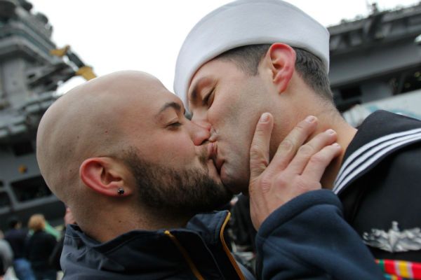Pentagon obchodzi po raz pierwszy Miesiąc Dumy Homoseksualistów