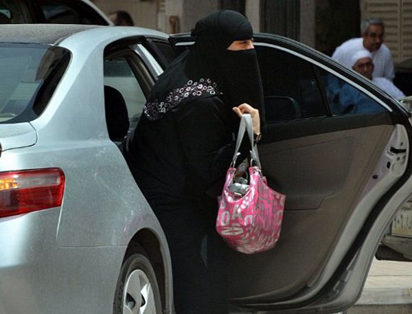 Saudyjki walczą o prawo do prowadzenia samochodu