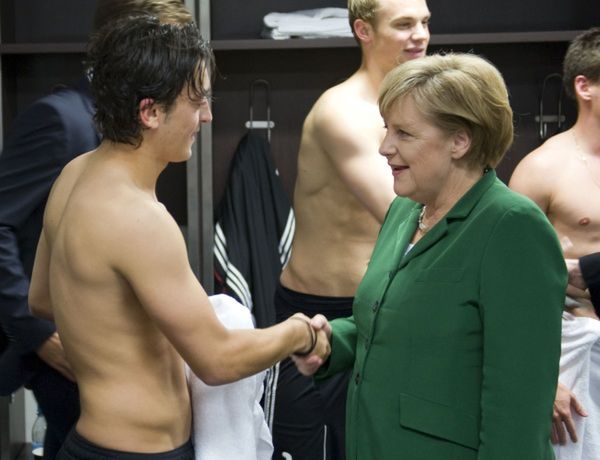 Merkel i Tusk obejrzą w Gdańsku mecz Niemcy-Grecja