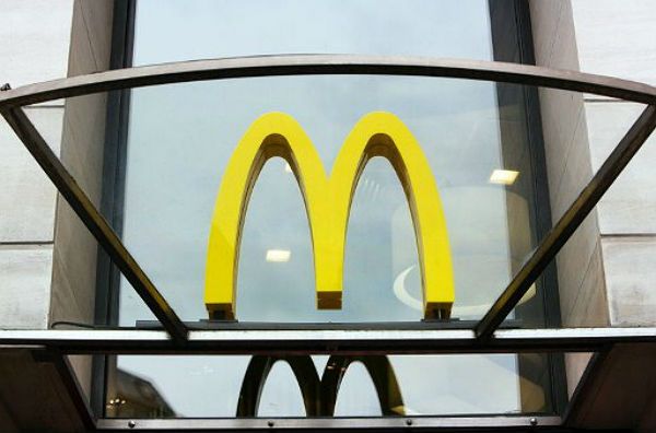USA: 14-latka oferowała seks w McDonaldzie w zamian za jedzenie