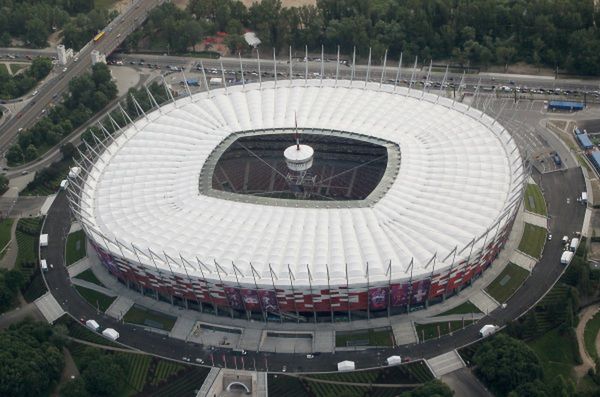 Obsługa Stadionu Narodowego grozi strajkiem na Euro