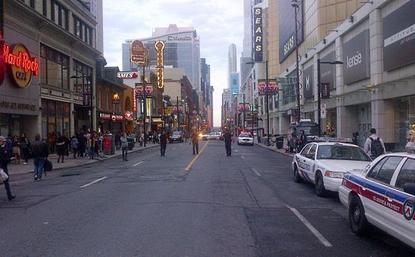 Sprawca strzelaniny w Toronto sam oddał się w ręce policji