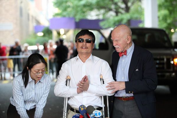 Niewidomy chiński dysydent przyleciał do Nowego Jorku