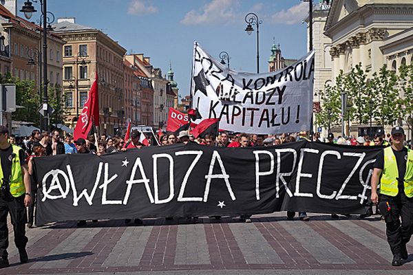 Pochód anarchistów w Warszawie: odcinamy się od pseudolewicy