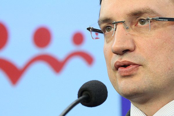 Apel Ziobry do Kaczyńskiego i Millera ws. reformy emerytalnej