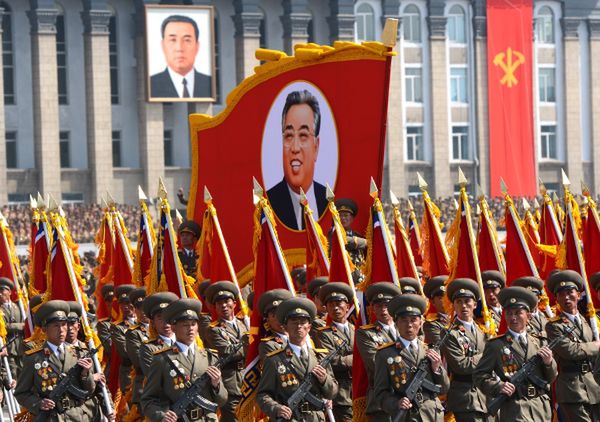 Parada wojskowa w Korei Płn.w stulecie urodzin Kim Ir Sena