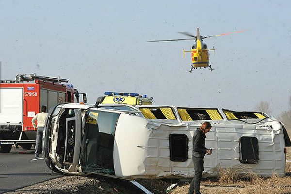 16 osób poszkodowanych po zderzeniu busa z toyotą