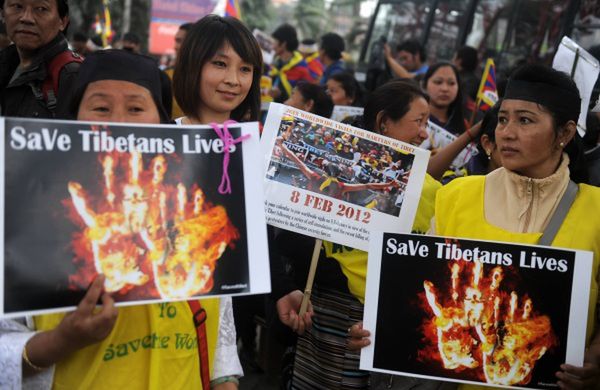 Chiny: troje Tybetańczyków dokonało samospalenia