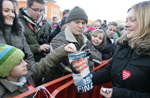 Mimo kryzysu Polacy aktywnie pomagają potrzebującym