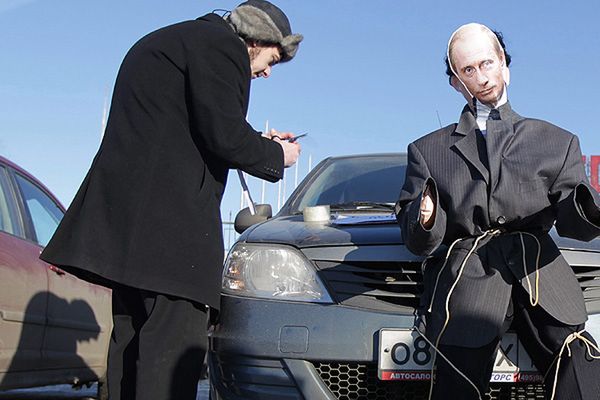 Policja do kierowcy: proszę usunąć "Putina" z maski