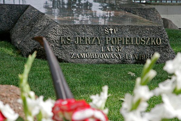 Słynne "zaginione" akta inwigilacji ks. Popiełuszki jawne