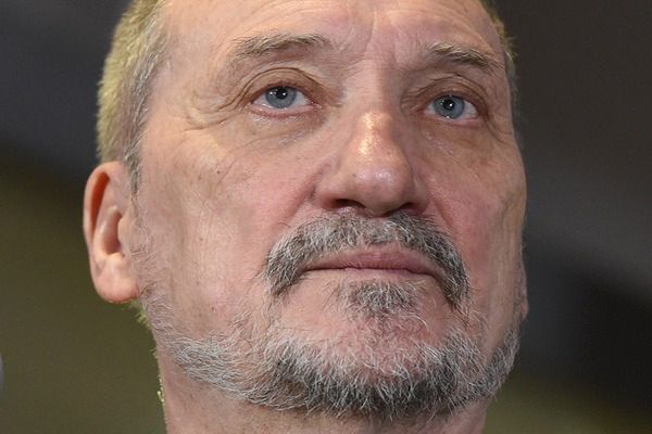 "Haniebny komunikat Macierewicza". Gen. Mirosław Różański odpowiada MON