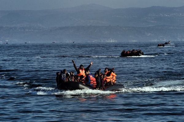 Niemiecki okręt uratował na Morzu Śródziemnym 245 uchodźców