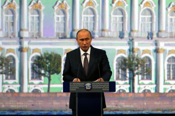 Konflikt na Ukrainie. Putin: Rosja chce pełnego wykonania porozumień mińskich