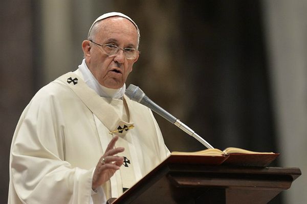 Papież: rocznica zakończenia II wojny okazją do krzewienia idei pokoju