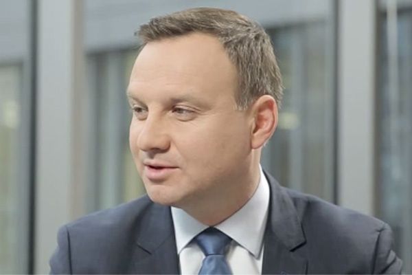 Andrzej Duda o Bronisławie Komorowskim: głowie państwa należy się szacunek