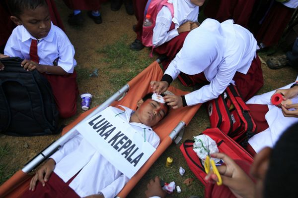 Lawina ziemna w Indonezji zabiła 7 osób, 108 zaginionych