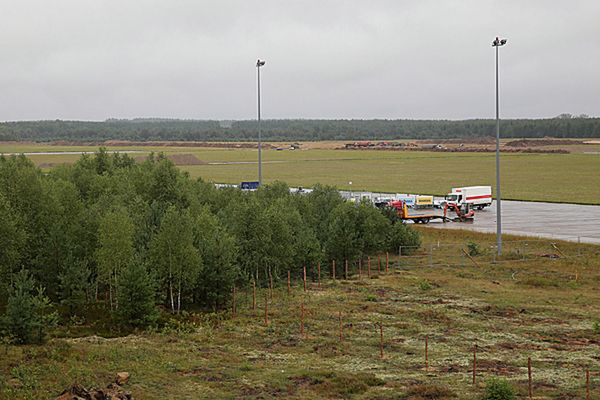 Wypadek na lotnisku w Szymanach, jedna osoba zginęła