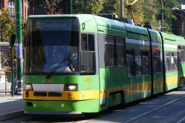 Bezdomni w autobusach i tramwajach - poznańskie MPK ma na nich nowy sposób