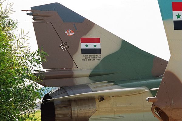 Państwo Islamskie zdobyło trzy samoloty myśliwskie. Lotnicy z Iraku uczą dżihadystów latania
