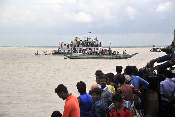 Na rzece w Bangladeszu zatonął prom