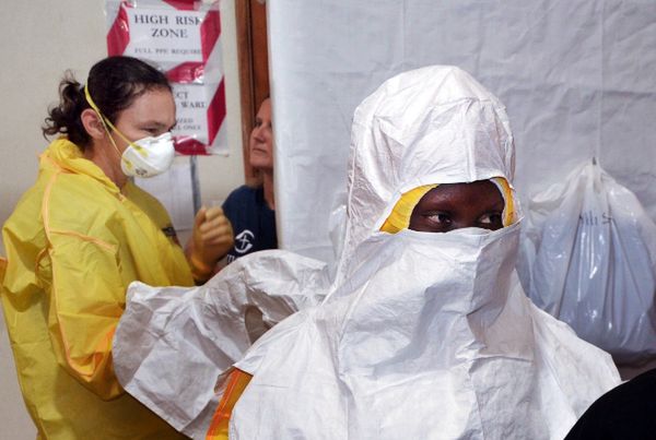 Liberia walczy z Ebolą. Niektórzy wierzą, że chorobę rozprzestrzenia rząd