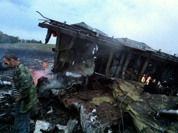 Władze w Doniecku: separatyści blokują dostęp do szczątków samolotu