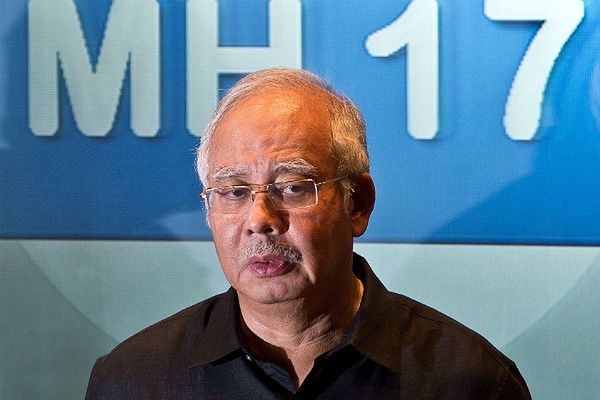 Premier Malezji jedzie do Holandii, rozmawiać o katastrofie boeinga