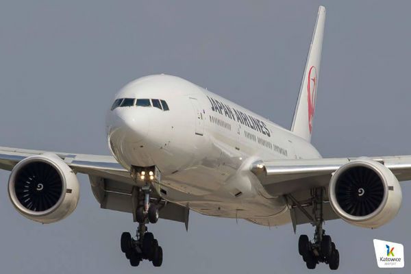 Boeing japońskich linii wylądował na płycie katowickiego lotniska