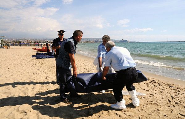 Libia: zatonęła łódź ze 170 nielegalnymi imigrantami. Uratowano 17 osób