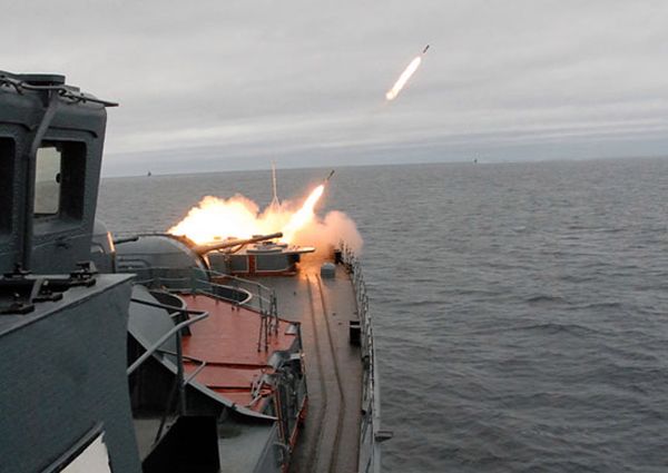 Rosyjskie manewry na Bałtyku. Okręty w grupach taktycznych