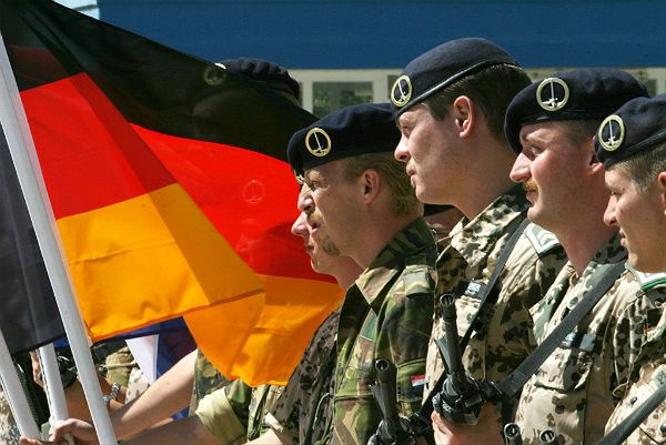 Sondaż: Niemcy uważają Rosję za zagrożenie. Sprzeciwiają się wzmocnieniu NATO w Europie Wschodniej