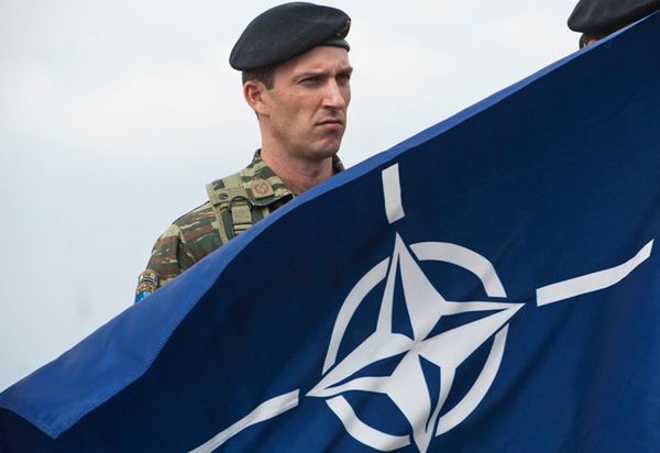 NATO o nocnej akcji urzędników MON: to sprawa polskich władz