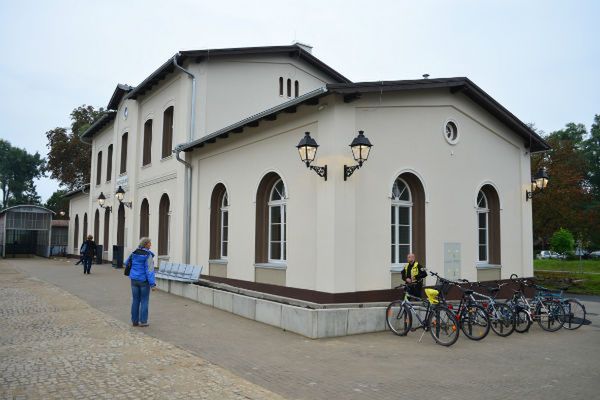Oddano do użytku wyremontowany dworzec PKP w Brzegu Dolnym