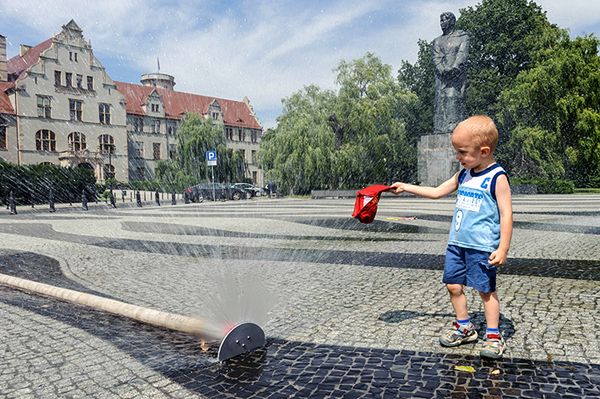 Kurtyny wodne chłodzą poznaniaków