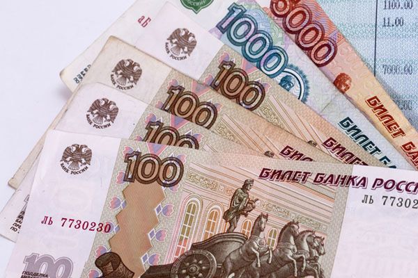 Rosyjski deputowany: koniec z nagim Apollem na rosyjskich banknotach