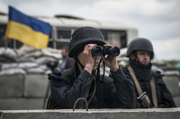 Ukraińskie MSW niszczy blokady separatystów pod Słowiańskiem