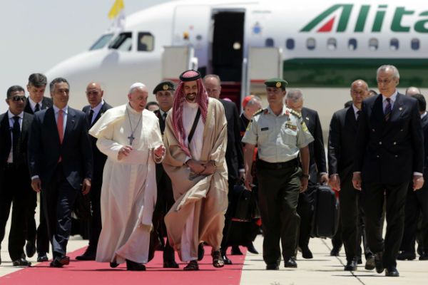Papież rozpoczął pielgrzymkę na Bliski Wschód