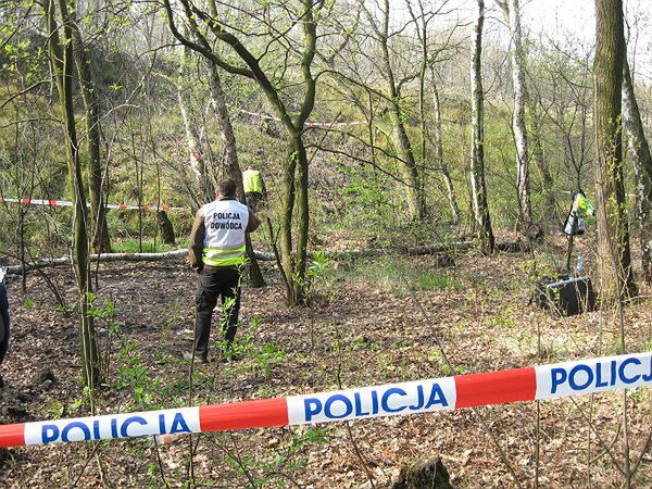 Zwłoki mężczyzny w kompleksie leśnym w Zabrzu. To już drugie szczątki w tym miejscu