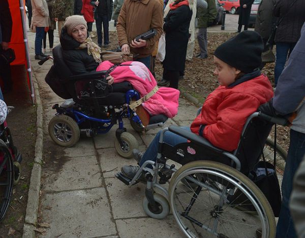 Kolejny dzień protestów w sejmie ws. niepełnosprawnych