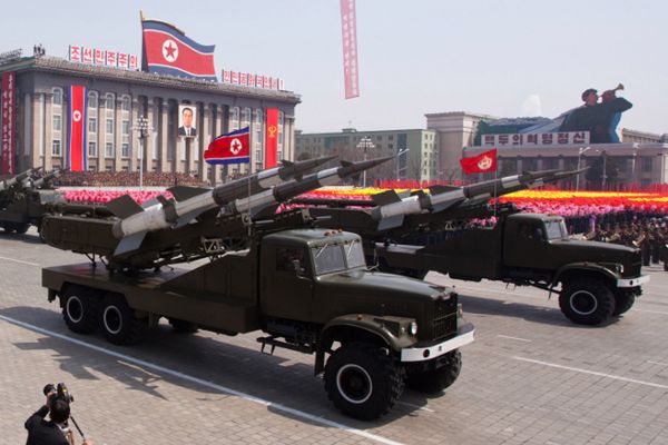 Korea Północna wystrzeliła około 30 rakiet krótkiego zasięgu