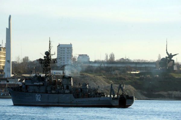 Rosjanie zatopili swoje okręty. Odcięli drogę Ukraińcom
