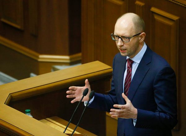 Premier Ukrainy Arsenij Jaceniuk nie wyklucza wprowadzenia stanu wojennego