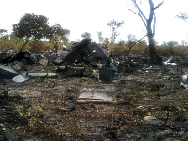 Pilot samolotu, który spadł z 33 osobami, rozbił się umyślnie